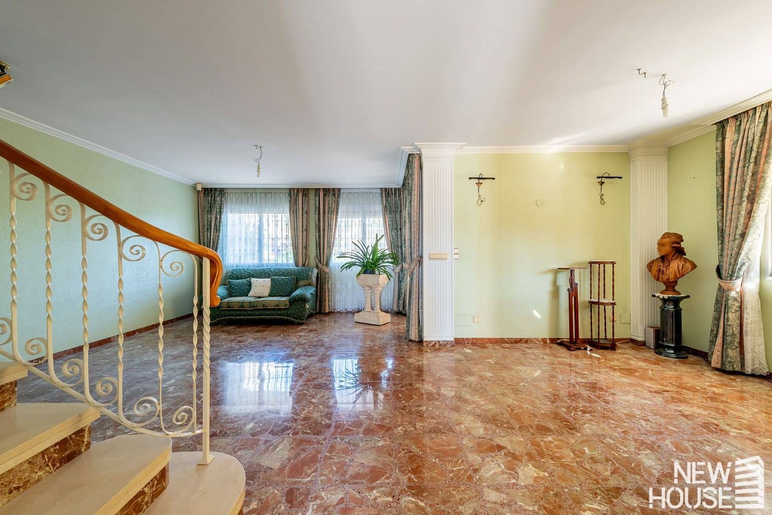 5 bedroom Townhouse for sale in San Juan de Alicante / Sant Joan d'Alacant with garage - € 650,000 (Ref: 9868116)