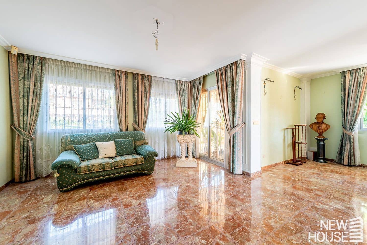 5 bedroom Townhouse for sale in San Juan de Alicante / Sant Joan d'Alacant with garage - € 650,000 (Ref: 9868116)