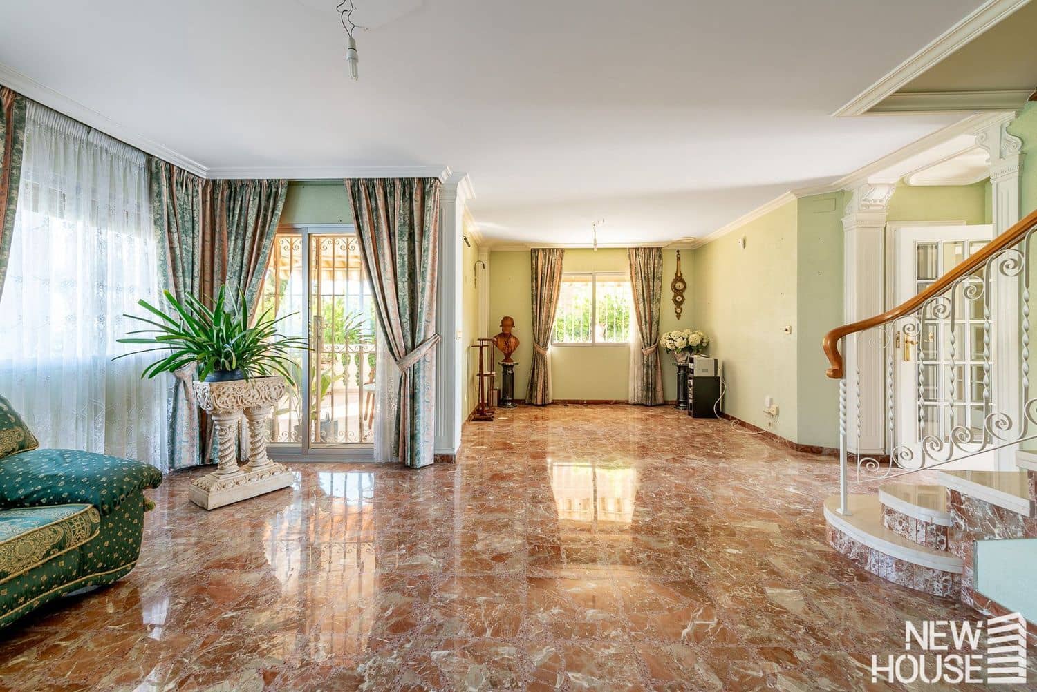 5 bedroom Townhouse for sale in San Juan de Alicante / Sant Joan d'Alacant with garage - € 650,000 (Ref: 9868116)