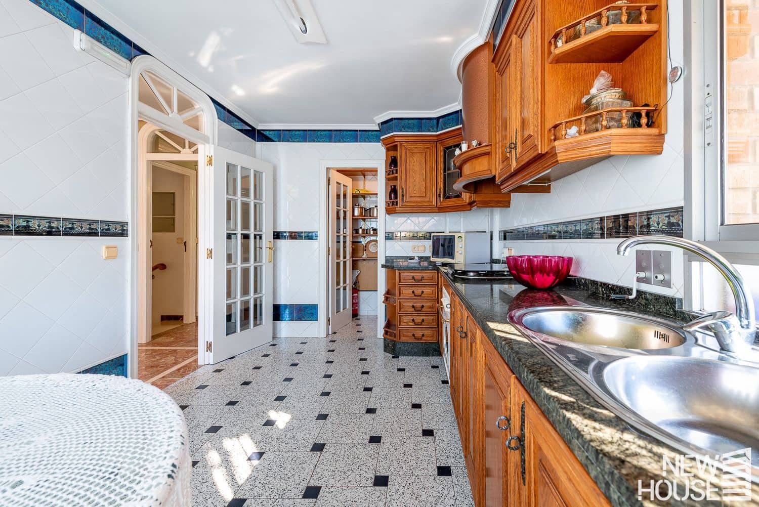 5 bedroom Townhouse for sale in San Juan de Alicante / Sant Joan d'Alacant with garage - € 650,000 (Ref: 9868116)