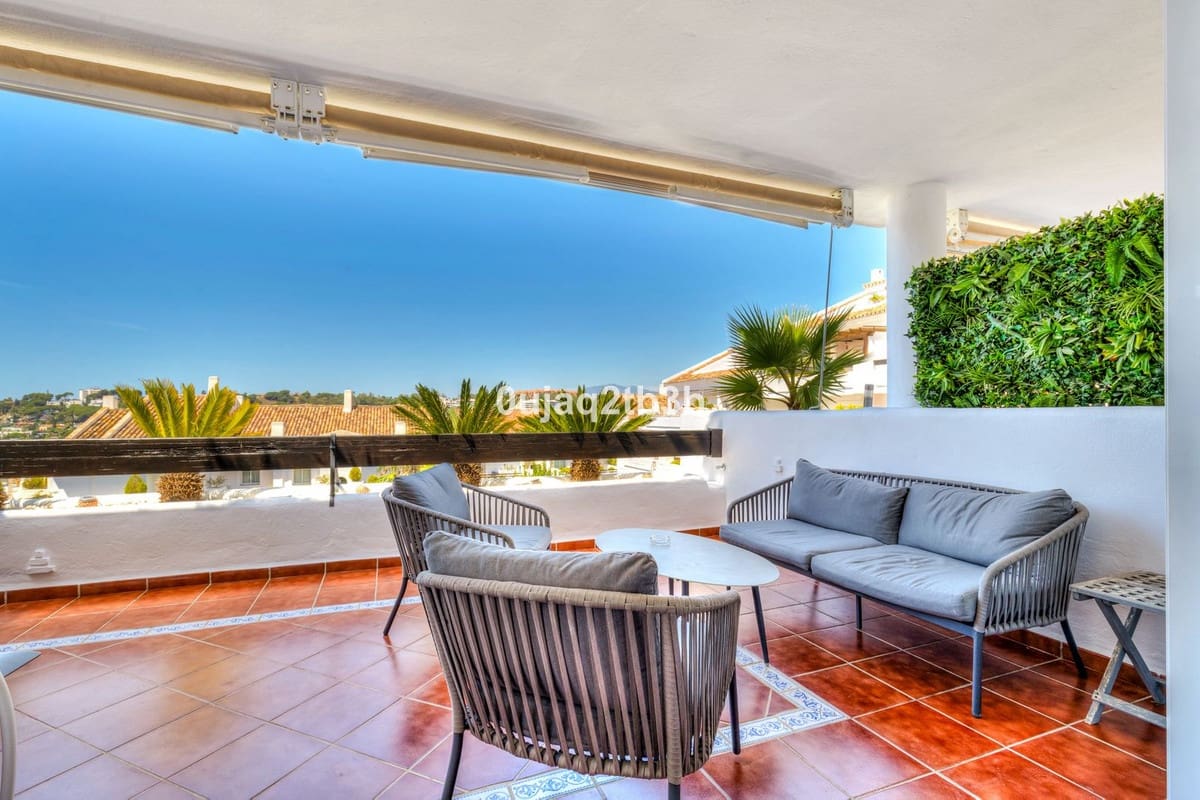 2 quarto Apartamento para venda em Aloha Golf com piscina garagem - 570 000 € (Ref: 10016683)