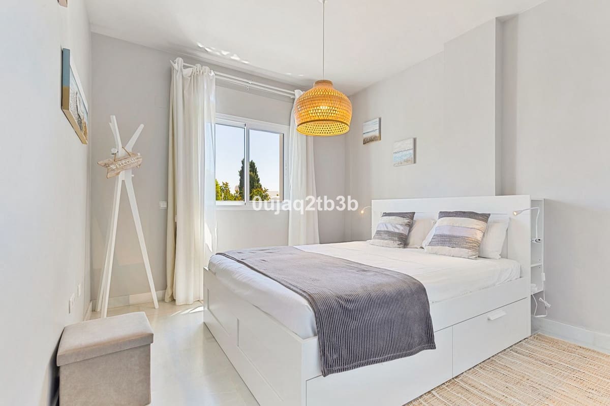 2 quarto Apartamento para venda em Aloha Golf com piscina garagem - 570 000 € (Ref: 10016683)