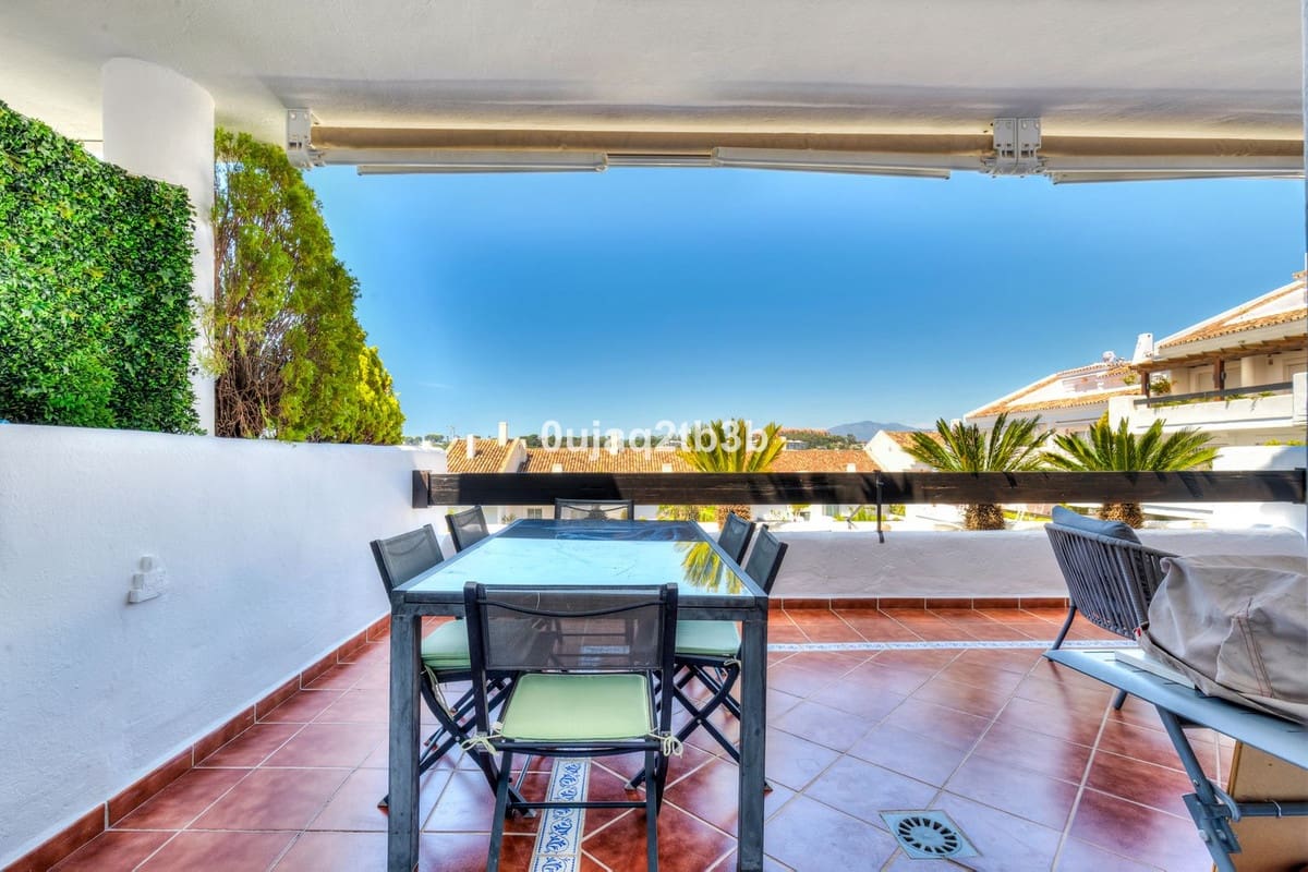 2 quarto Apartamento para venda em Aloha Golf com piscina garagem - 570 000 € (Ref: 10016683)
