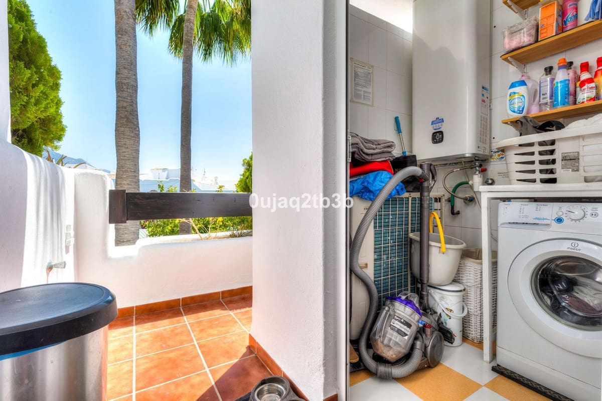 2 quarto Apartamento para venda em Aloha Golf com piscina garagem - 570 000 € (Ref: 10016683)