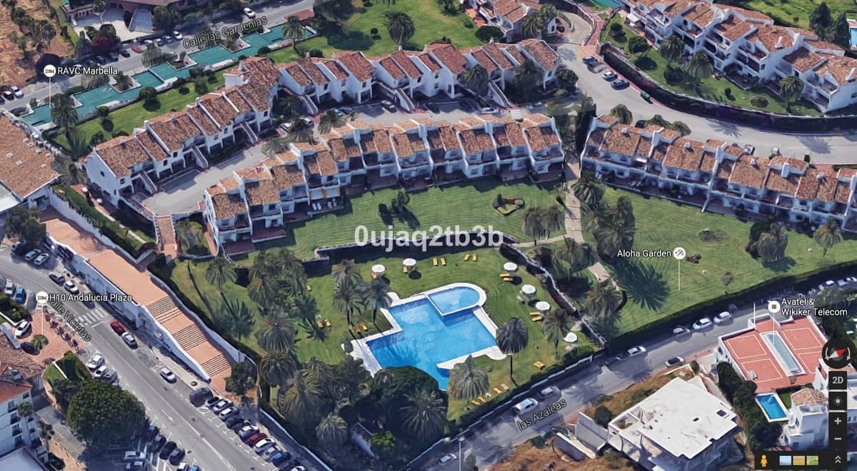 Apartamento de 2 habitaciones en Nueva Andalucia en venta con piscina garaje - 580.000 € (Ref: 10035729)