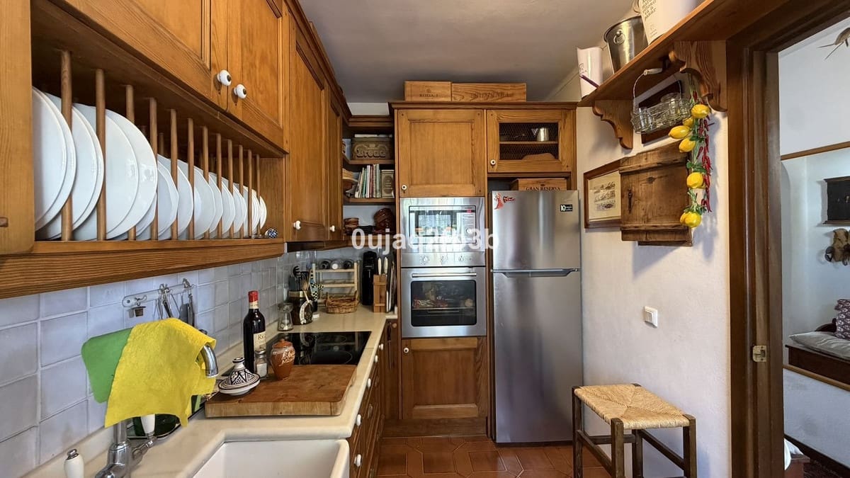 Apartamento de 2 habitaciones en Nueva Andalucia en venta con piscina garaje - 580.000 € (Ref: 10035729)