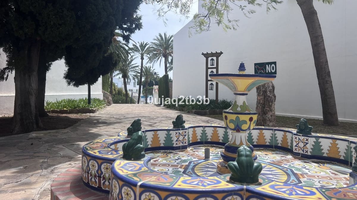 Apartamento de 2 habitaciones en Nueva Andalucia en venta con piscina garaje - 580.000 € (Ref: 10035729)