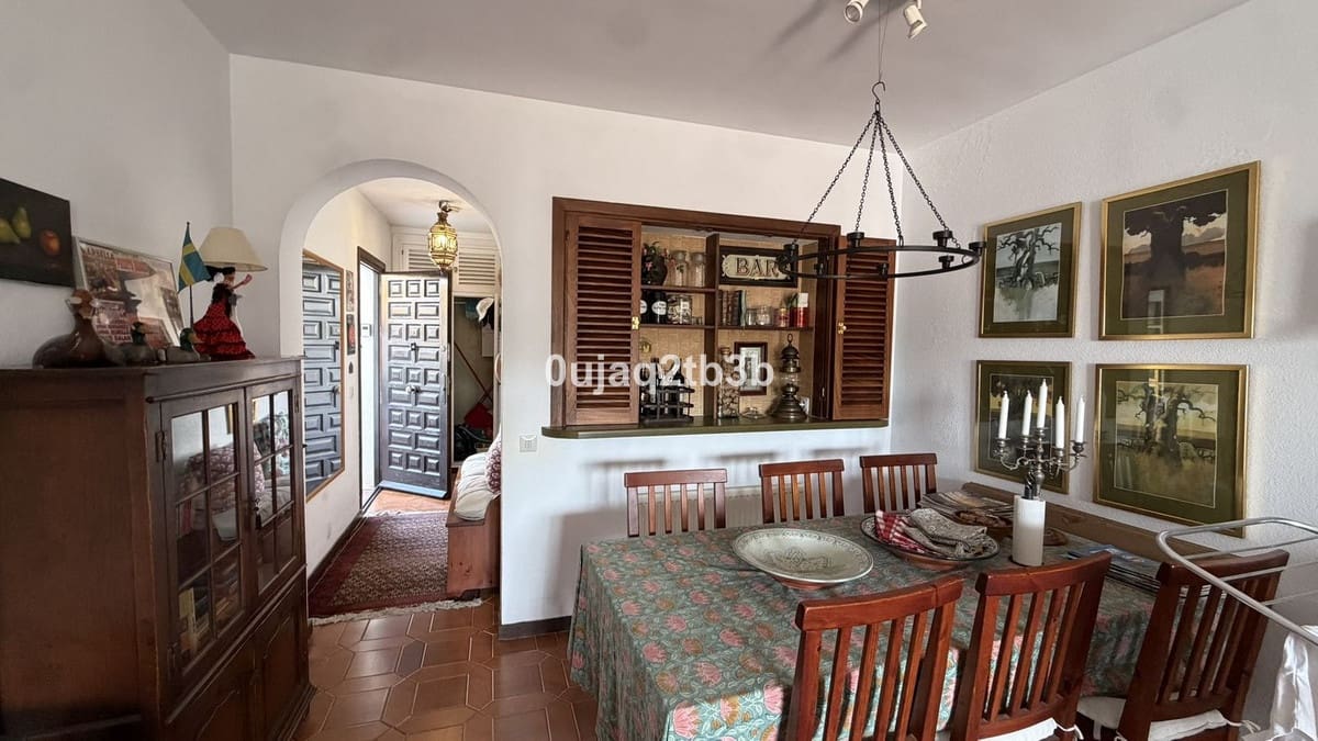 Apartamento de 2 habitaciones en Nueva Andalucia en venta con piscina garaje - 580.000 € (Ref: 10035729)