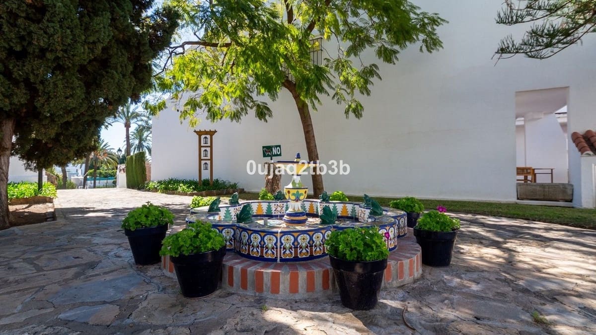 Apartamento de 2 habitaciones en Nueva Andalucia en venta con piscina garaje - 580.000 € (Ref: 10035729)