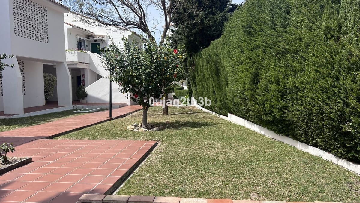 Apartamento de 2 habitaciones en Nueva Andalucia en venta con piscina garaje - 580.000 € (Ref: 10035729)