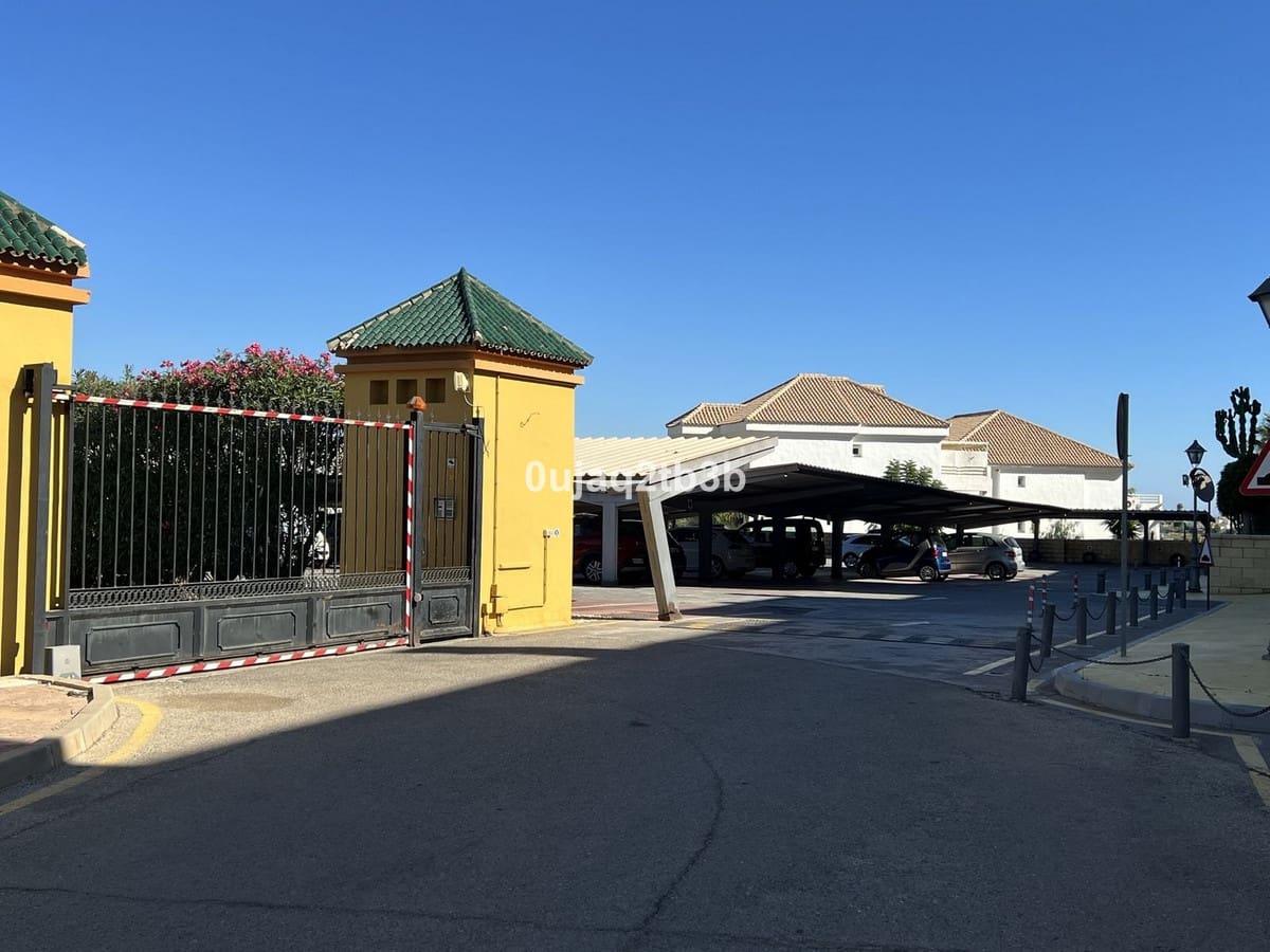 2 camera da letto Appartamento in vendita in New Golden Mile con piscina garage - 350.000 € (Rif: 10147394)