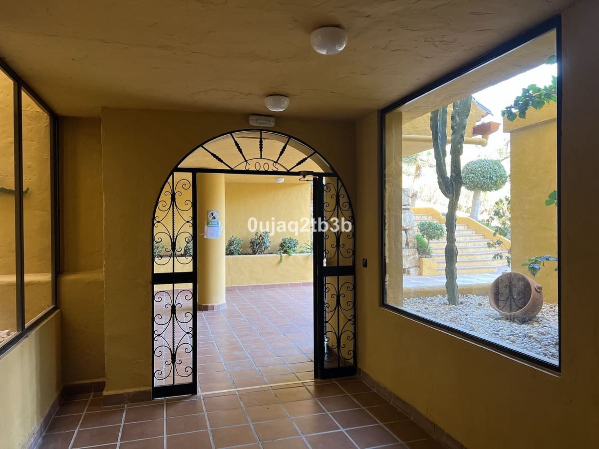 2 camera da letto Appartamento in vendita in New Golden Mile con piscina garage - 350.000 € (Rif: 10147394)