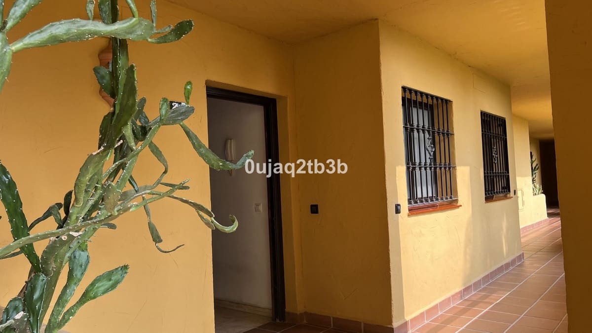 2 camera da letto Appartamento in vendita in New Golden Mile con piscina garage - 350.000 € (Rif: 10147394)