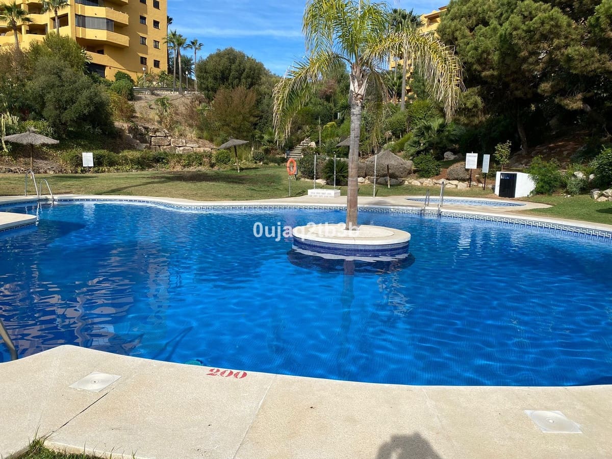 2 camera da letto Appartamento in vendita in New Golden Mile con piscina garage - 350.000 € (Rif: 10147394)