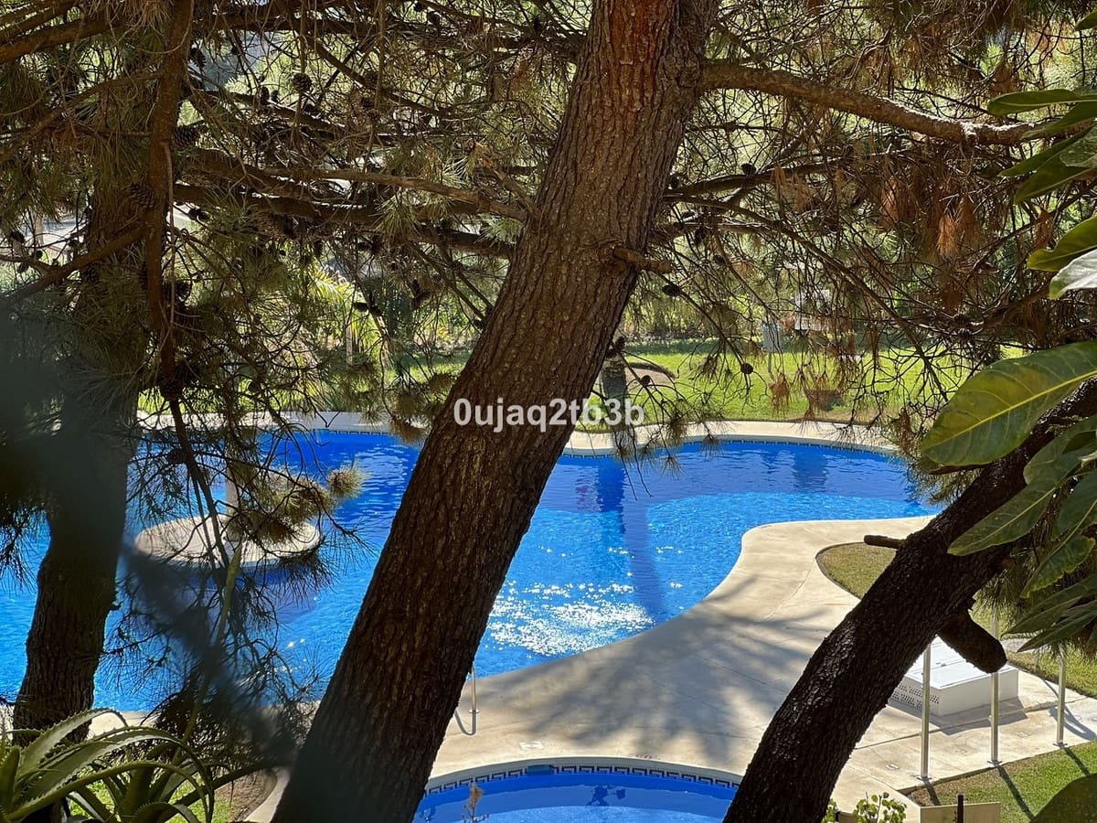 2 camera da letto Appartamento in vendita in New Golden Mile con piscina garage - 350.000 € (Rif: 10147394)