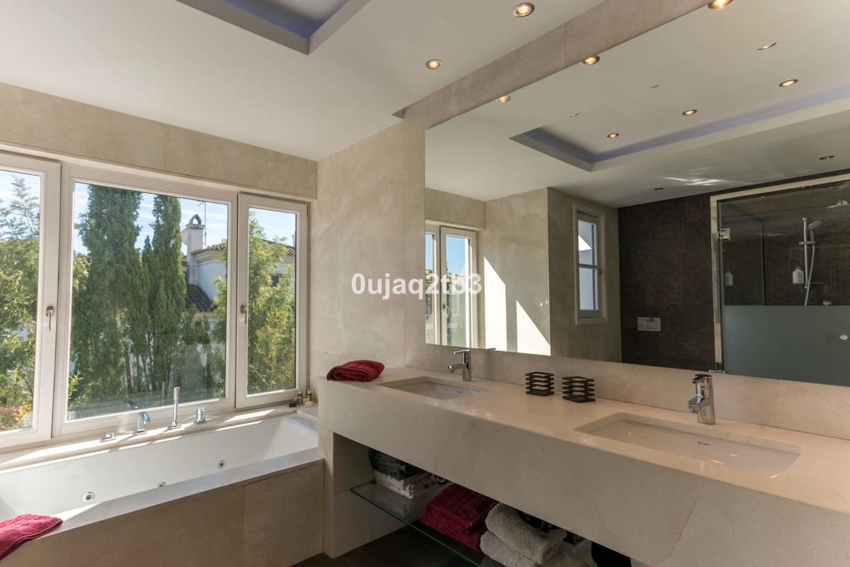 6 sypialnia Willa na sprzedaż w Guadalmina z basenem garażem - 4 900 000 € (Ref: 5035245)