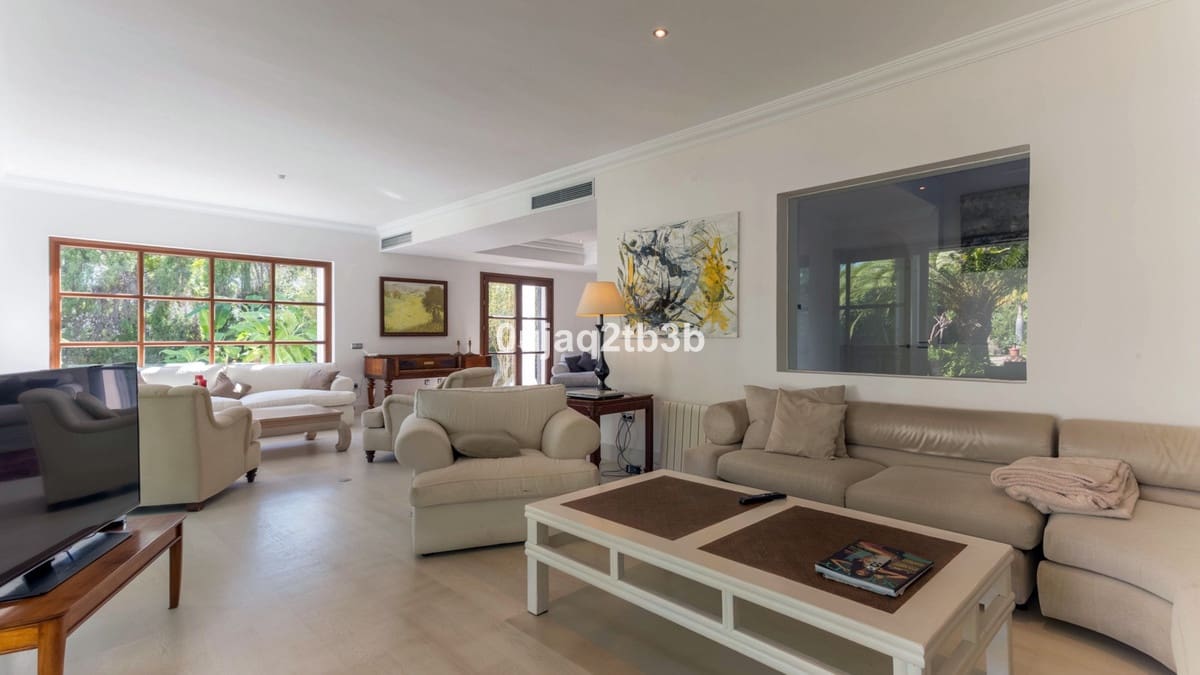 Chalet de 6 habitaciones en Guadalmina en venta con piscina garaje - 4.900.000 € (Ref: 5035245)