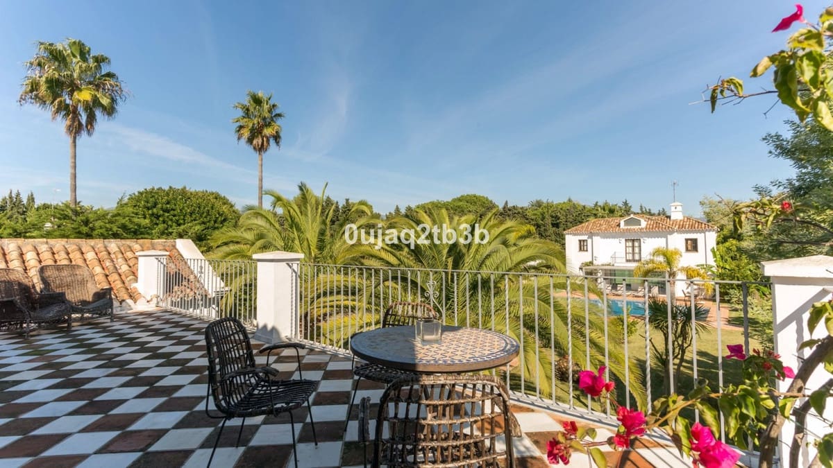 Chalet de 6 habitaciones en Guadalmina en venta con piscina garaje - 4.900.000 € (Ref: 5035245)
