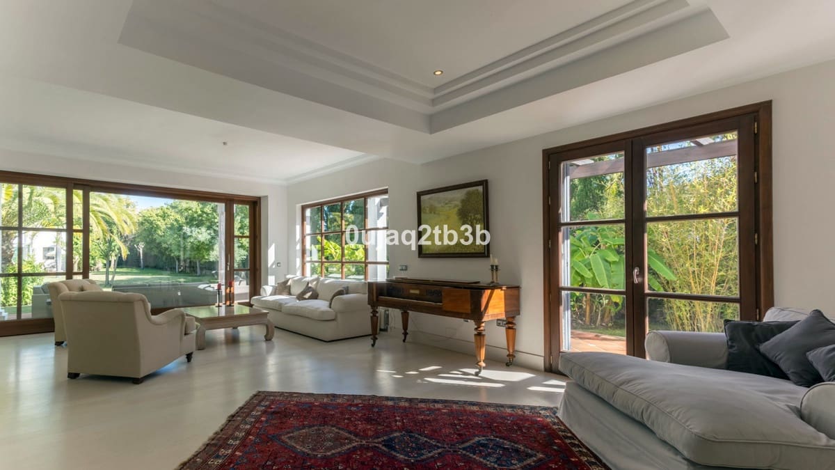 Chalet de 6 habitaciones en Guadalmina en venta con piscina garaje - 4.900.000 € (Ref: 5035245)