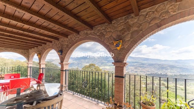 3 bedroom Finca/Country House for sale in Cortes de la Frontera with pool garage - € 995,000 (Ref: 6452021)