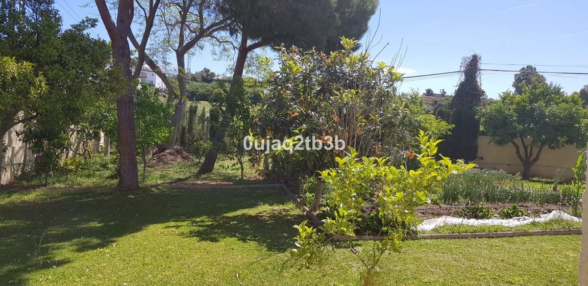 5 sypialnia Willa na sprzedaż w Estepona z basenem garażem - 1 200 000 € (Ref: 6452035)