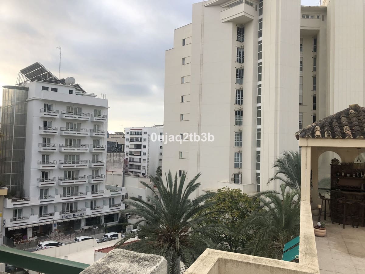 4 soveværelse Penthouse til salg i Marbella med garage - € 875.000 (Ref: 6452037)