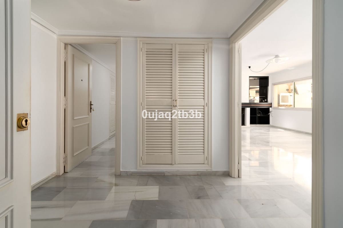 4 soveværelse Penthouse til salg i Marbella med garage - € 875.000 (Ref: 6452037)