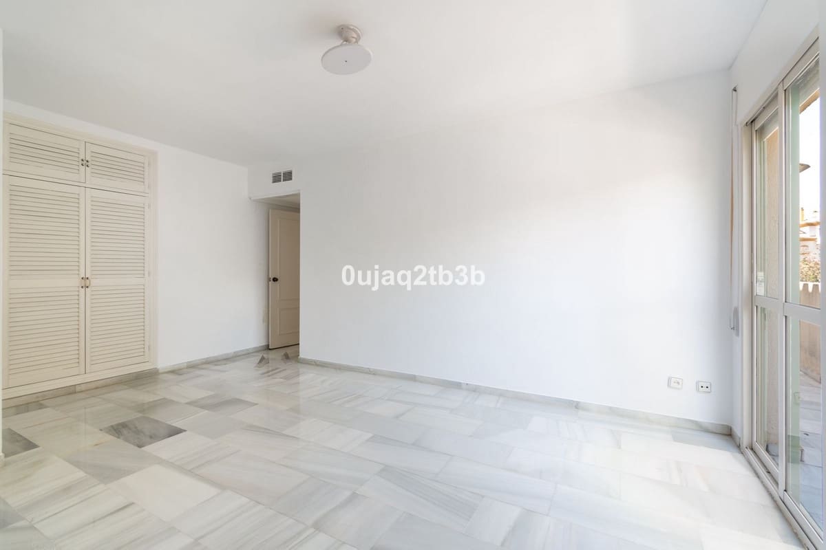 4 soveværelse Penthouse til salg i Marbella med garage - € 875.000 (Ref: 6452037)