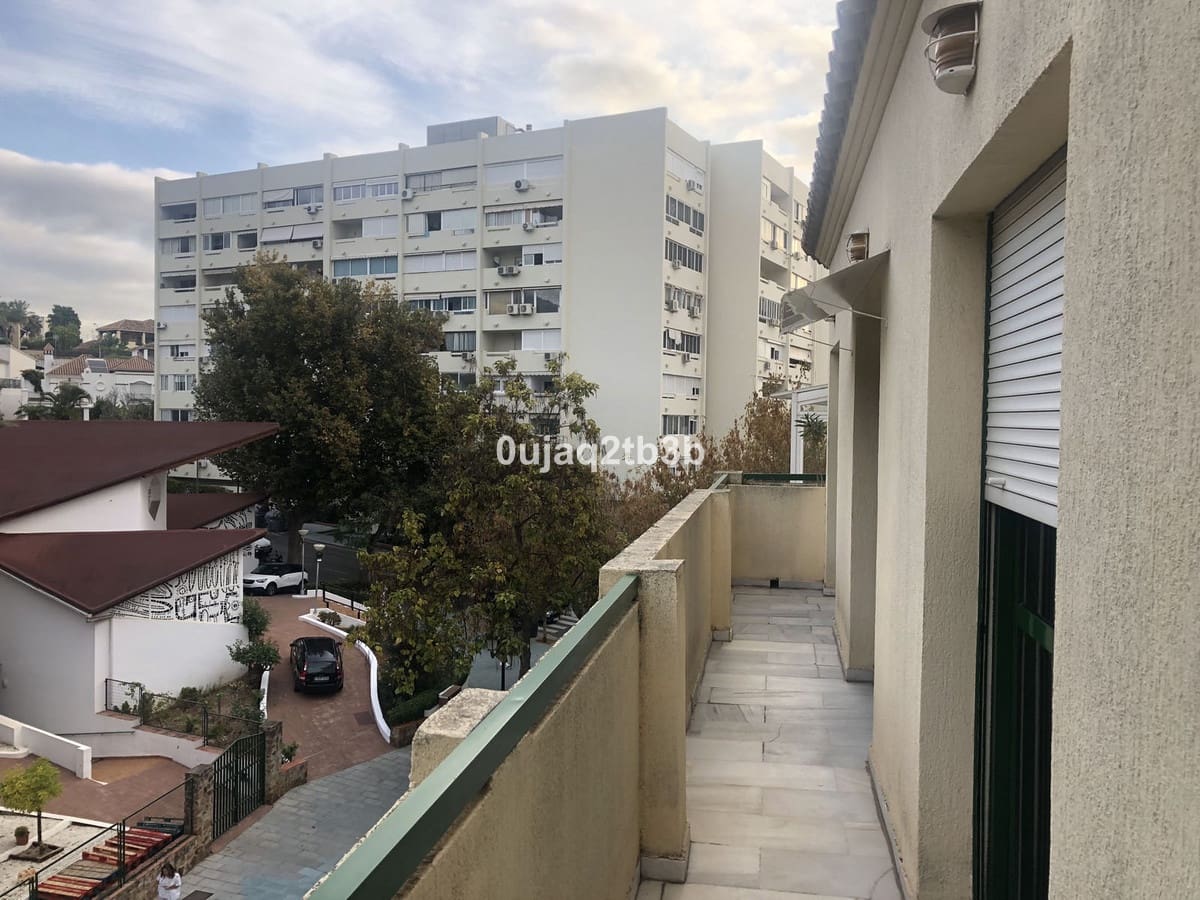 4 soveværelse Penthouse til salg i Marbella med garage - € 875.000 (Ref: 6452037)