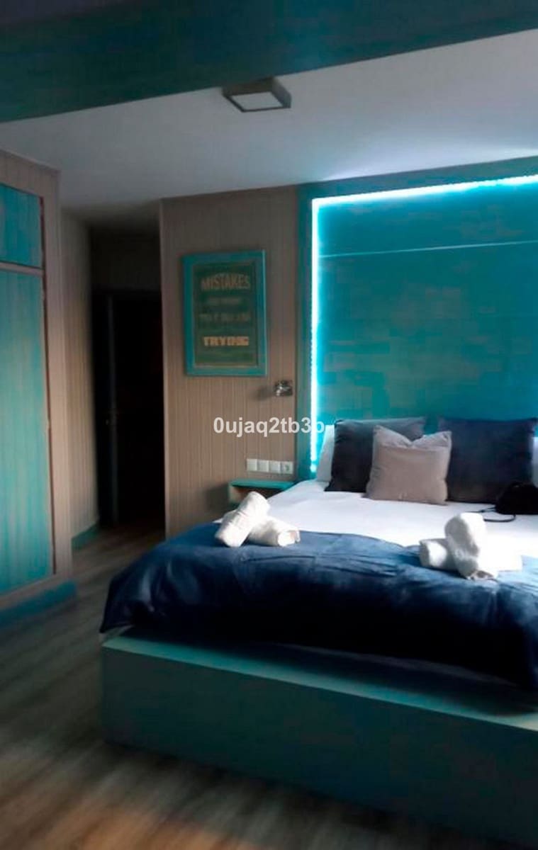 8 bedroom Villa for sale in Marbella with garage - € 1,845,000 (Ref: 8482276)