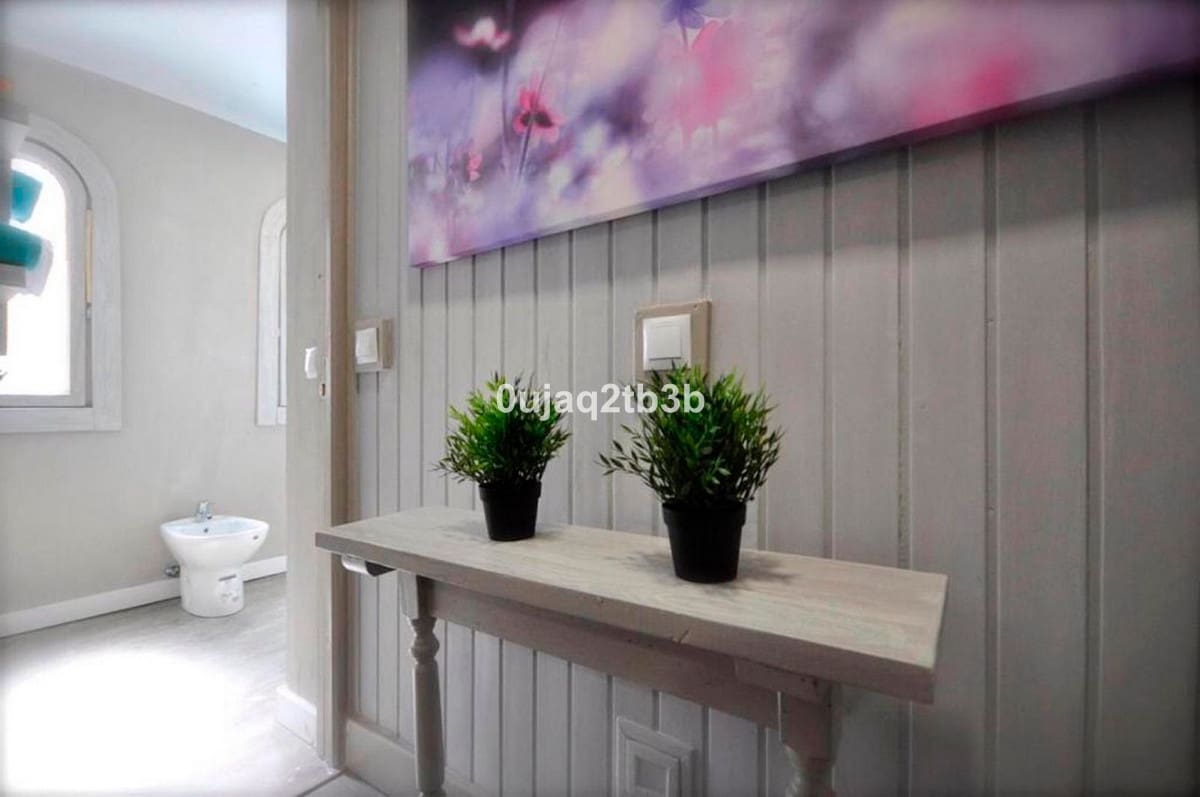 8 bedroom Villa for sale in Marbella with garage - € 1,845,000 (Ref: 8482276)