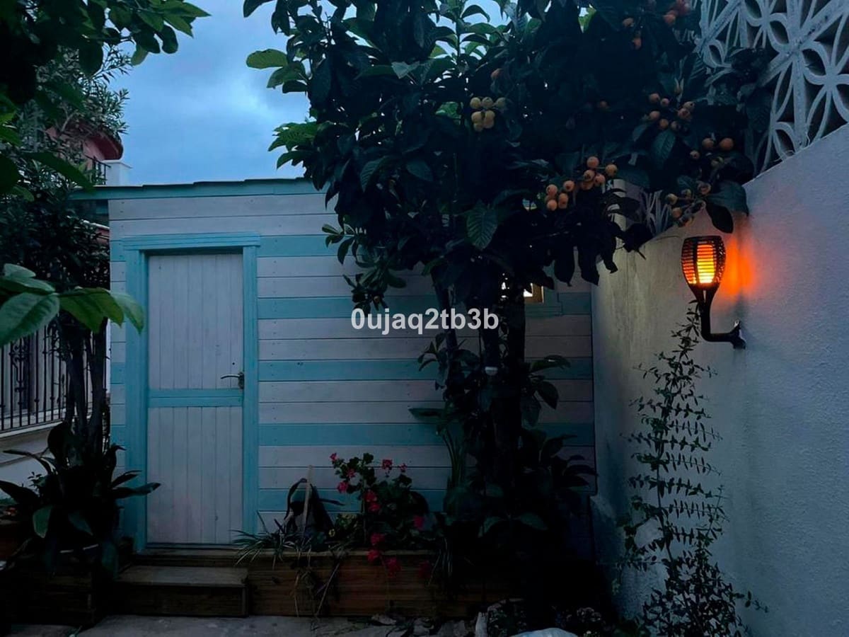 8 bedroom Villa for sale in Marbella with garage - € 1,845,000 (Ref: 8482276)