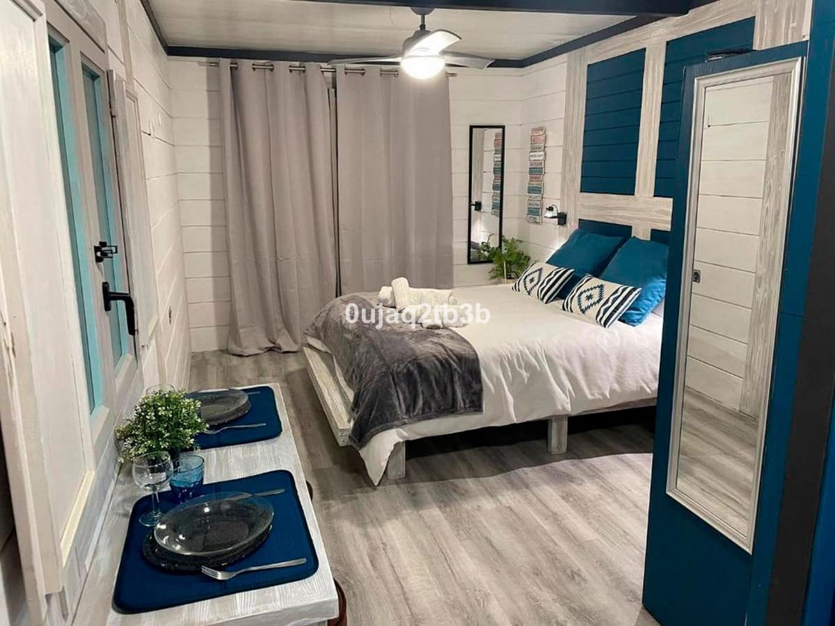 8 bedroom Villa for sale in Marbella with garage - € 1,845,000 (Ref: 8482276)