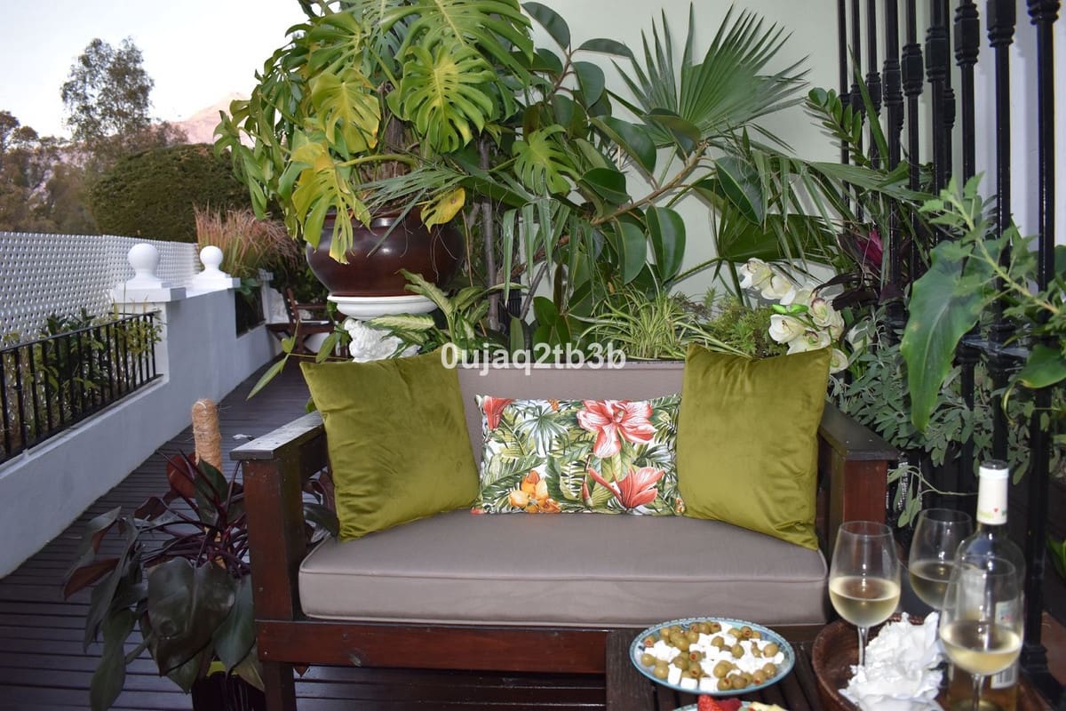 2 bedroom Townhouse for sale in Nueva Andalucia with pool - € 550,000 (Ref: 8482279)