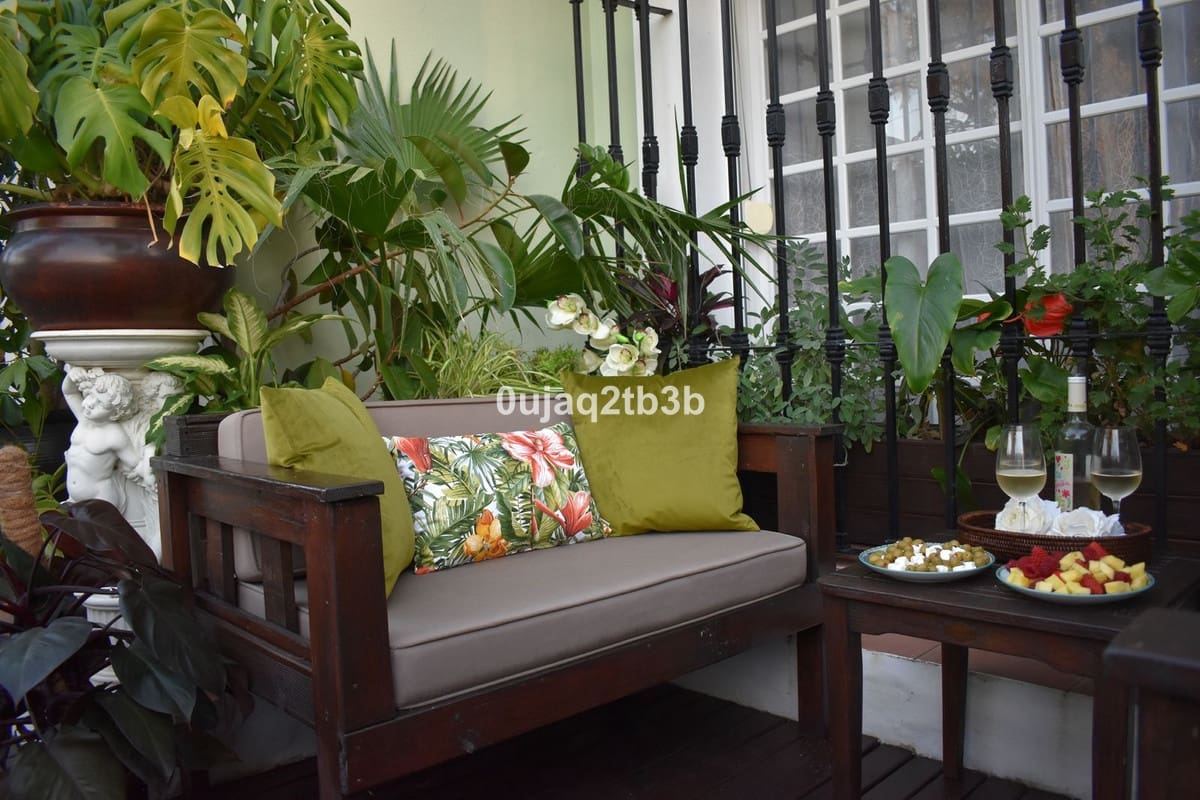 2 bedroom Townhouse for sale in Nueva Andalucia with pool - € 550,000 (Ref: 8482279)