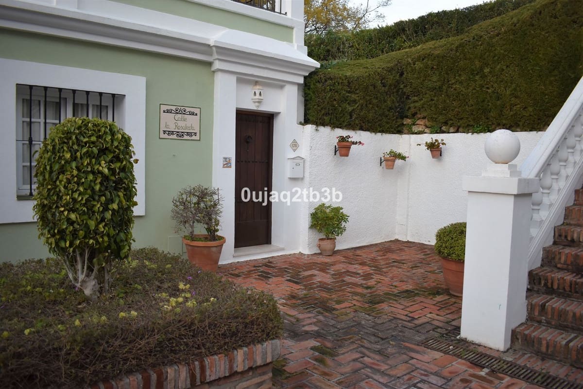 2 slaapkamer Huis te koop in Nueva Andalucia met zwembad - € 550.000 (Ref: 8482279)