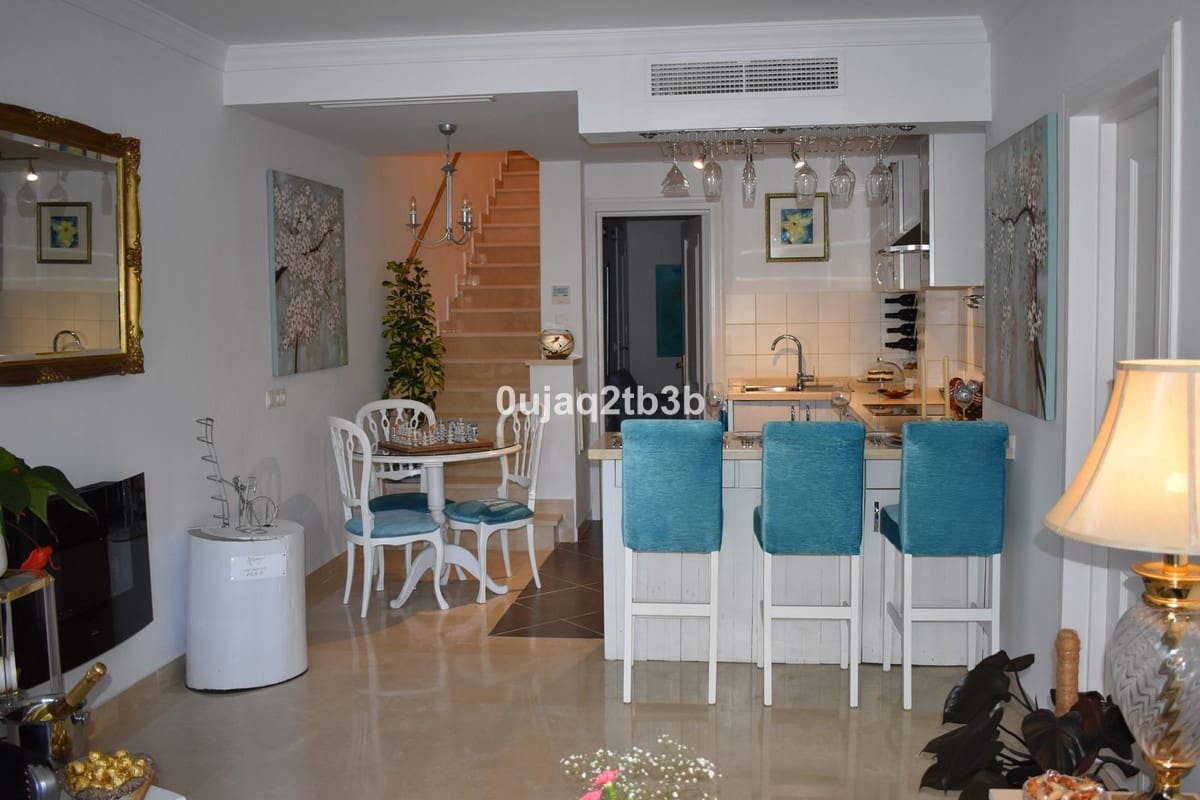 2 slaapkamer Huis te koop in Nueva Andalucia met zwembad - € 550.000 (Ref: 8482279)