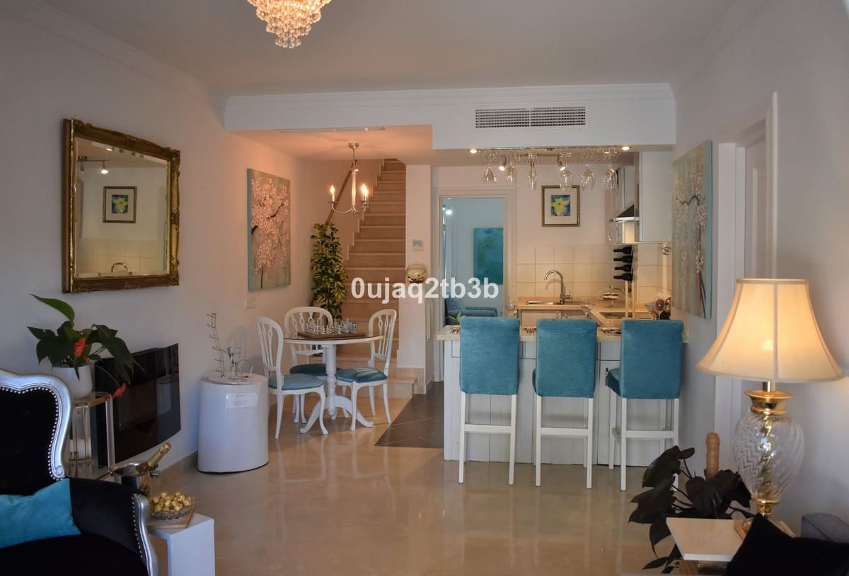 2 slaapkamer Huis te koop in Nueva Andalucia met zwembad - € 550.000 (Ref: 8482279)