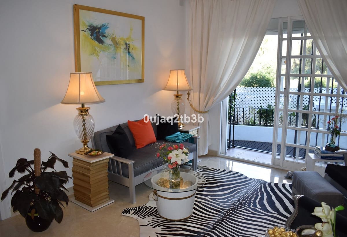 2 slaapkamer Huis te koop in Nueva Andalucia met zwembad - € 550.000 (Ref: 8482279)