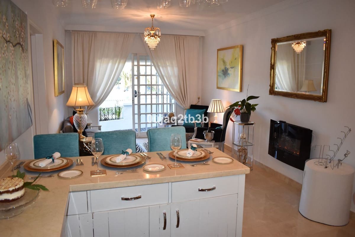 2 slaapkamer Huis te koop in Nueva Andalucia met zwembad - € 550.000 (Ref: 8482279)