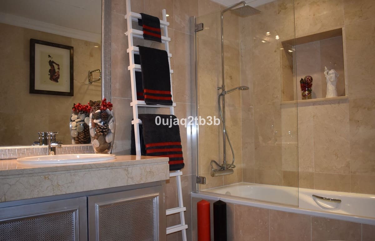 2 slaapkamer Huis te koop in Nueva Andalucia met zwembad - € 550.000 (Ref: 8482279)