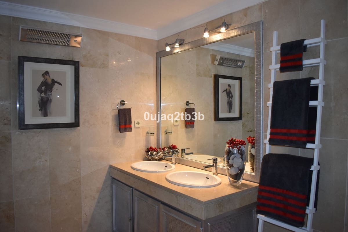 2 slaapkamer Huis te koop in Nueva Andalucia met zwembad - € 550.000 (Ref: 8482279)