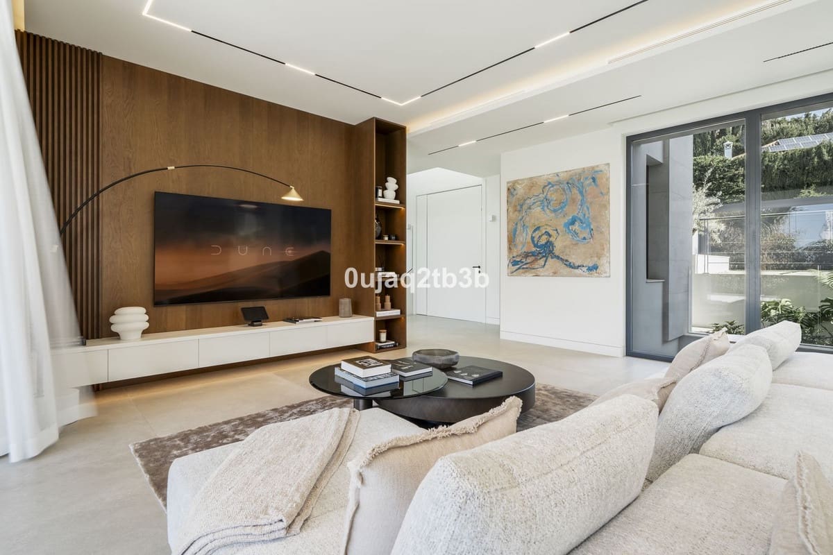 4 bedroom Villa for sale in Marbella with pool - € 4,500,000 (Ref: 8510809)