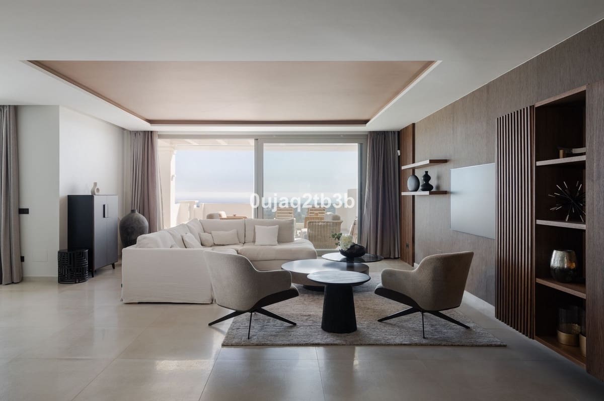 2 slaapkamer Appartement te koop in Nueva Andalucia met zwembad garage - € 1.595.000 (Ref: 8520979)