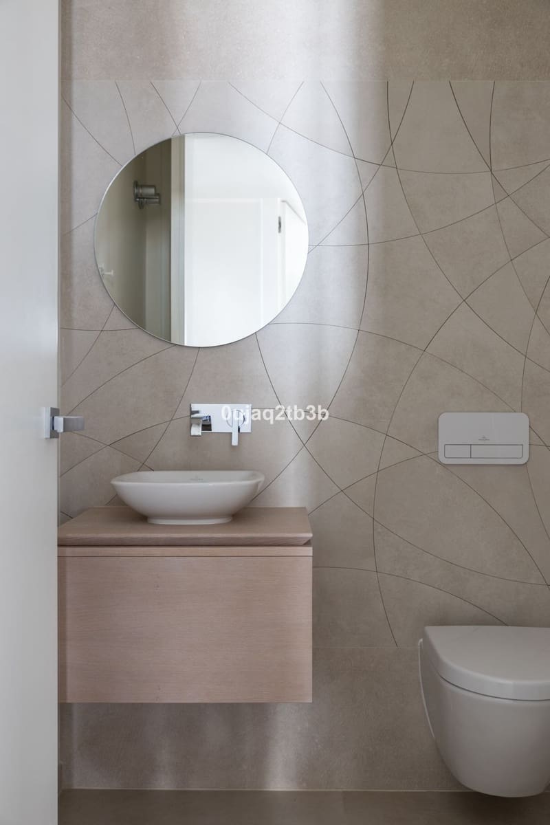 2 slaapkamer Appartement te koop in Nueva Andalucia met zwembad garage - € 1.595.000 (Ref: 8520979)