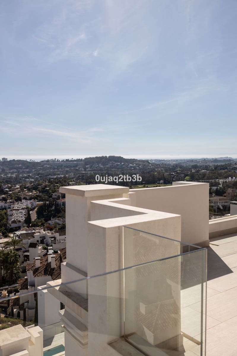 2 slaapkamer Appartement te koop in Nueva Andalucia met zwembad garage - € 1.595.000 (Ref: 8520979)