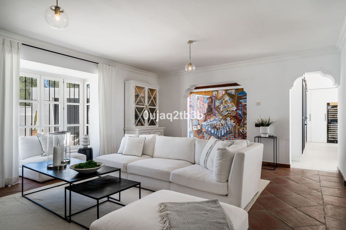 4 bedroom Villa for sale in La Heredia with pool - € 2,250,000 (Ref: 8520980)