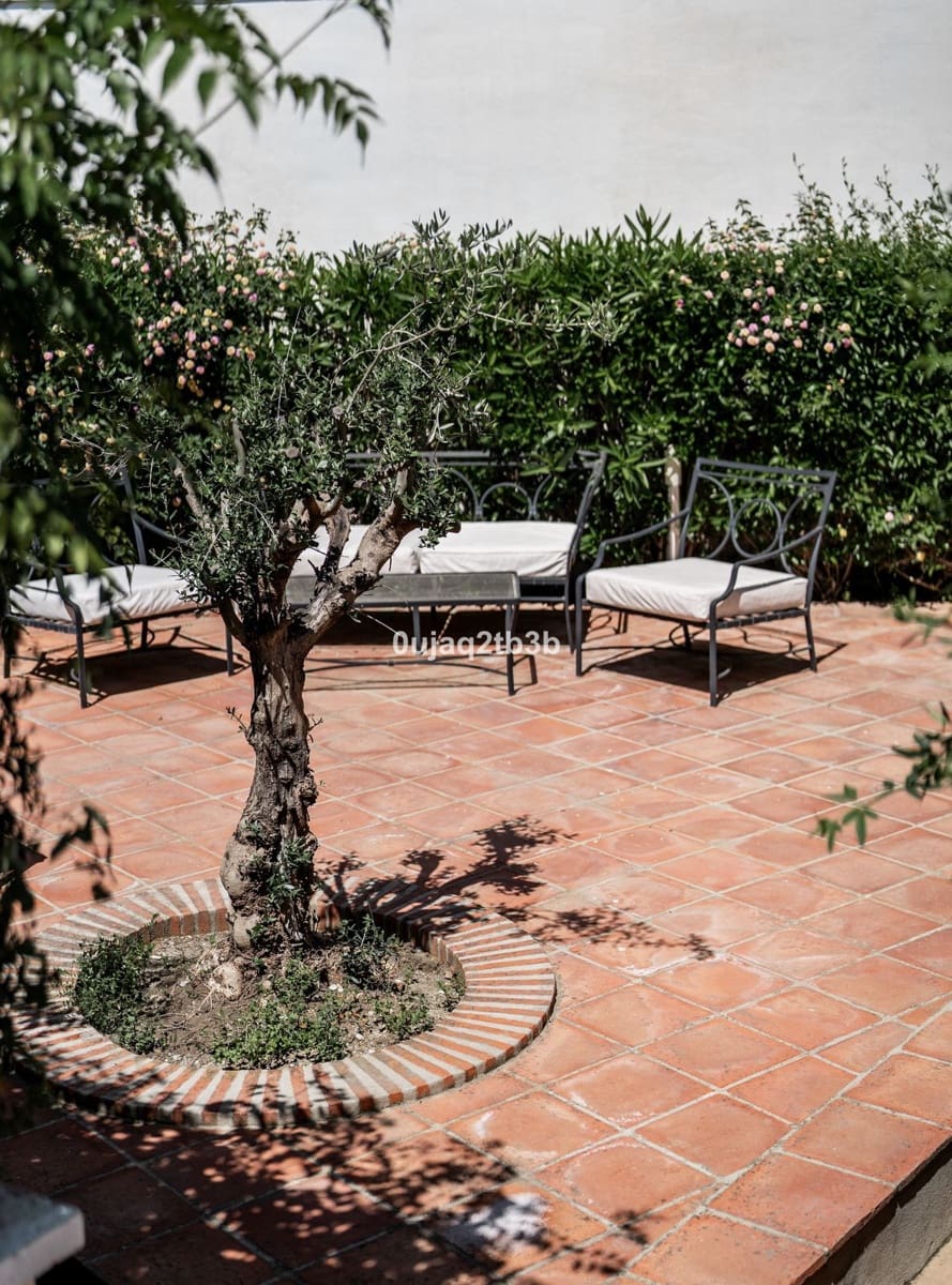 4 bedroom Villa for sale in La Heredia with pool - € 2,250,000 (Ref: 8520980)