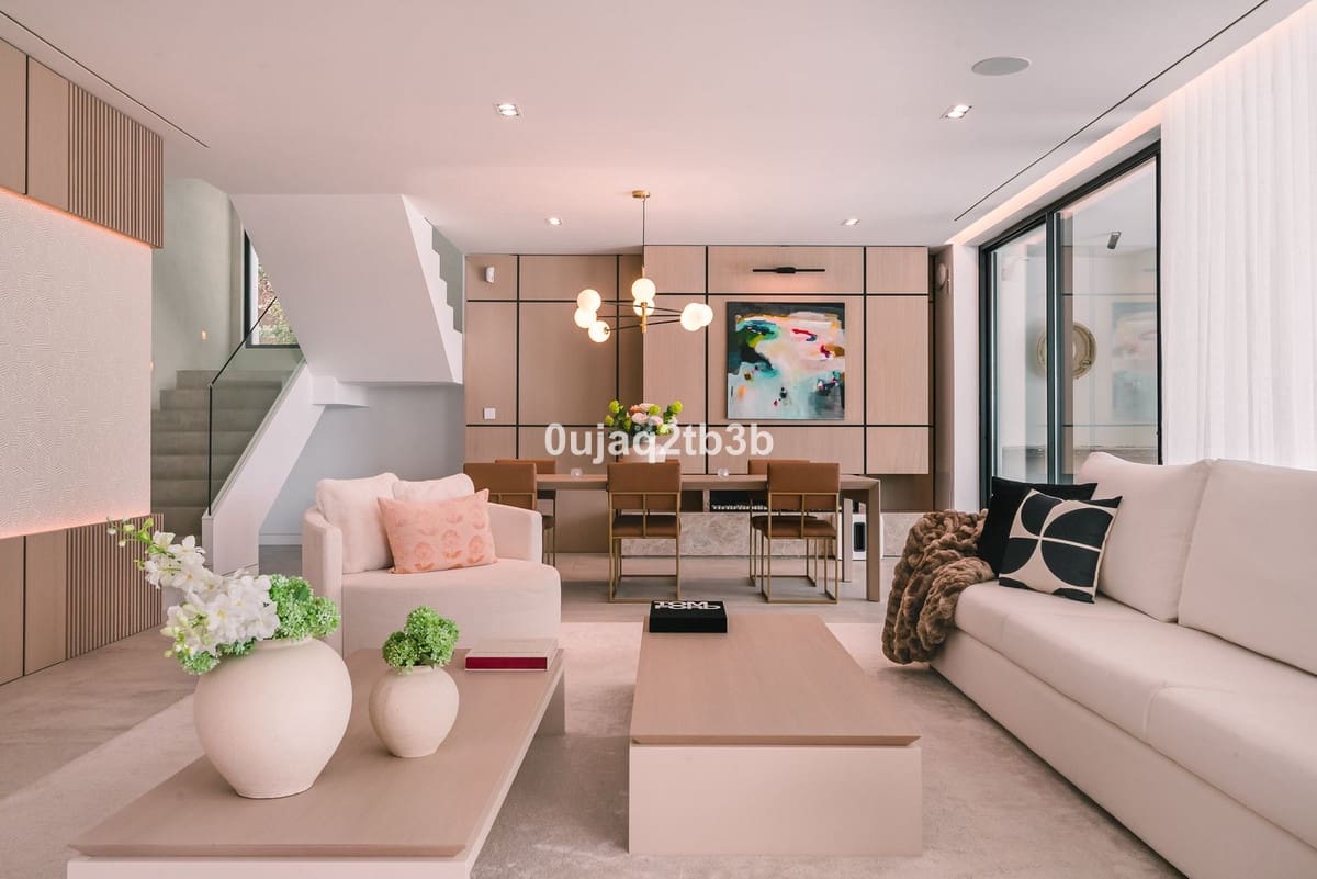 5 bedroom Villa for sale in Nueva Andalucia with pool garage - € 4,995,000 (Ref: 8520981)