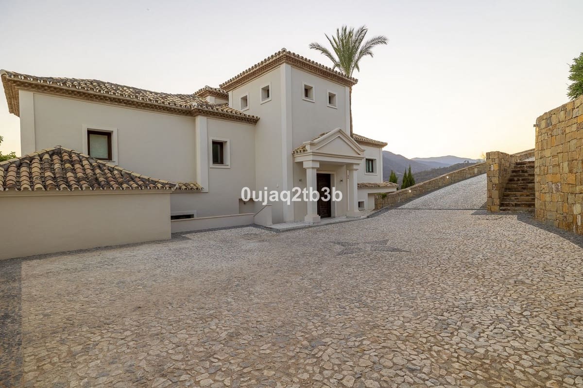 7 bedroom Villa for sale in Benahavis with pool garage - € 2,475,000 (Ref: 8676568)